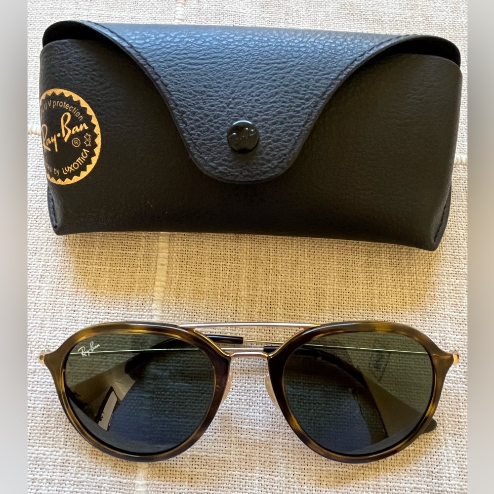 NWOT Ray-Ban Classic Black and Gold Sunglasses
Ray-Ban RB 4243 
Size 53 21